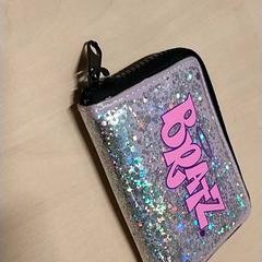 Portemonnee Bratz, glitter, iLost를 사용하여 IKEA Zwolle에 보고됨