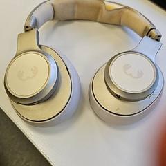 Headset, amint azt Vrije Universiteit Amsterdam az iLost segítségével jelentette.