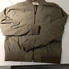 Cazadora bomber Groenig, segundo informou IKEA Groningen usando iLost