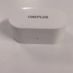 イヤフォン OnePlus がiLostで IKEA Amsterdam によって報告されました