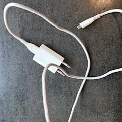 Cable, segundo informou Hotel V Fizeaustraat usando iLost