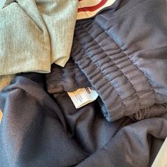 Kleding donker blauw, grijs, jak nahlášeno Haven Hotel Rotterdam pomocí iLost
