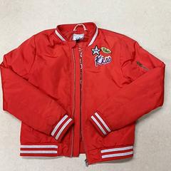 Barnjacka Rood, rapporterat av Qbuzz GD Groningen Peizerweg med iLost