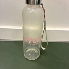 Vannflaske, som rapportert av Universiteitsbibliotheek Universiteitskwartier ved bruk av iLost