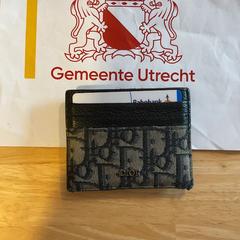 Grijs pasjeshouder pasjesdouder, iLost를 사용하여 Gemeente Utrecht에 보고됨