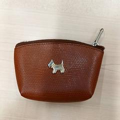 Porte-monnaie marron motif chien, as reported by IKEA Bayonne Ametzondo using iLost