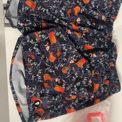 Pantalons curts de bany, segons ha informat Silver Sands Beach mitjançant iLost