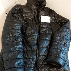 Kleding Jas, ha sido reportado por Centraal magazijn con iLost