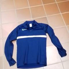 Chemise shirt shirt, a été signalé par Apenheul utilisant iLost