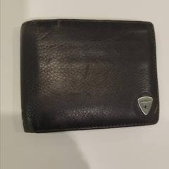 財布 Ukaj がiLostで Stad Hasselt によって報告されました