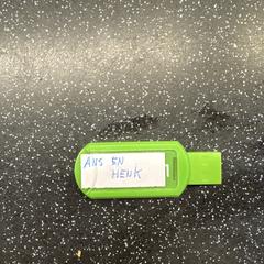 Groene usb stick، كما تم الإبلاغ عنه عبر iLost