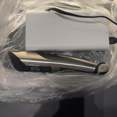 Shaver & Power bank, as reported by Van der Valk Hotel Houten using iLost