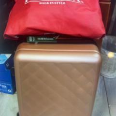 Taška حقيبة مفقوده في محطة مكة, jak nahlášeno محطة جدة سار (جدة) pomocí iLost