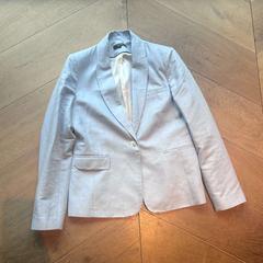 Blazer blauw, som rapportert av Hotel Apeldoorn ved bruk av iLost
