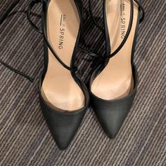 Chaussure, a été signalé par Inntel Hotels Utrecht Centre utilisant iLost