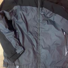 Chaqueta, ha sido reportado por Arriva Limburg Noord con iLost