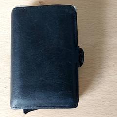 財布 - Pinar がiLostで Centraal magazijn によって報告されました