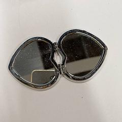 Zrcadlo, jak nahlášeno IKEA Clermont Ferrand pomocí iLost