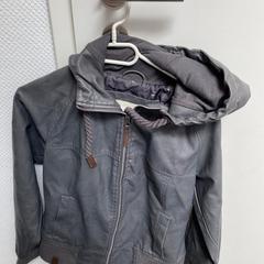 ジャケット Kunstleder Grau がiLostで Wilmering Vechta によって報告されました