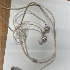 Trådløs øretelefon, som rapportert av Vrije Universiteit Brussel (VUB) ved bruk av iLost