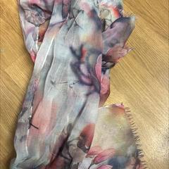 Shawl, as reported by IKEA Brno using iLost