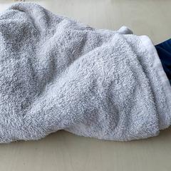 متنوع - Handdoek en zwemkledij، كما تم الإبلاغ عنه بواسطة Regio Oost-Vlaanderen عبر iLost