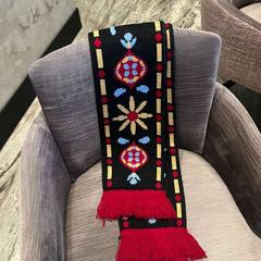 Châle, a été signalé par Van der Valk Hotel Amsterdam-Amstel utilisant iLost