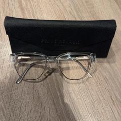 Lesebriller, som rapportert av Van der Valk Hotel Apeldoorn - De Cantharel ved bruk av iLost