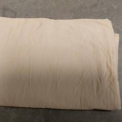 Vestiario - Sjaal beige, come riportato da Regio Oost-Vlaanderen utilizzando iLost