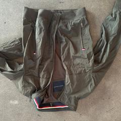 Jasje Groen Tommy Hilfiger jas, gemeldet von Panama Amsterdam über iLost