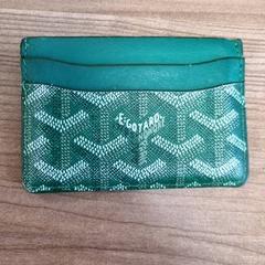 Lommebok Sönmez, som rapportert av Connexxion Amstelland-Meerlanden Schiphol Noord ved bruk av iLost