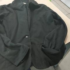 Kleding - Trui met knop, segons ha informat Centraal magazijn mitjançant iLost