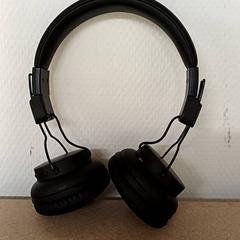 Kopfhörer, gemeldet von Qbuzz GD Groningen Peizerweg über iLost