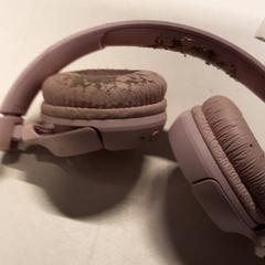 Fejhallgató, amint azt Qbuzz ZHN az iLost segítségével jelentette.