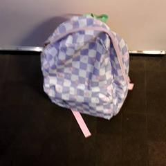 Ryggsekk Lila/rose, som rapportert av EBS Tramplein ved bruk av iLost