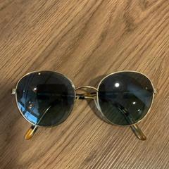 Gafas de sol Animal print, ha sido reportado por MEININGER Hotel Marseille Centre la Joliette con iLost