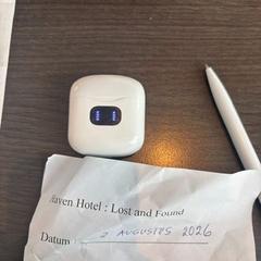 Øretelefoner wit, som rapportert av Haven Hotel Rotterdam ved bruk av iLost