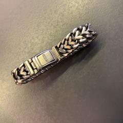 İLost kullanarak Eindhoven Airport tarafından bildirildiği gibi Bileklik zilver