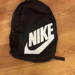 Sac à dos, a été signalé par GVB utilisant iLost