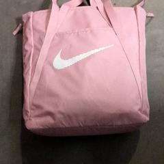 バッグ がiLostで Transdev Hoeksche Waard Goeree Overflakkee によって報告されました