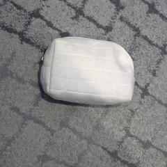 Produkty toaletowe, zgłoszono przez Relais Azalys przy użyciu iLost