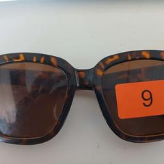 Sonnenbrille, gemeldet von Werchter Boutique über iLost