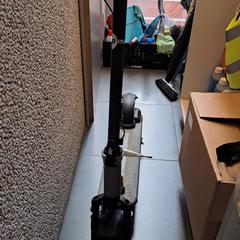 Trotinete elétrica elektrisch, como reportado por Regio West-Vlaanderen utilizando o iLost