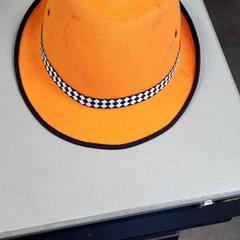 Hatt Oranje, rapporterat av Transdev Hoeksche Waard Goeree Overflakkee med iLost