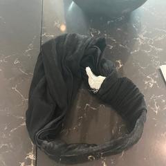 Buruko banda zwart, gisa salatu by Van der Valk Hotel Veenendaal iLost erabiliz