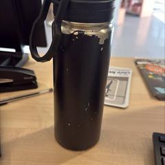 Botella - cantimplora negra negro, as reported by IKEA Girona using iLost