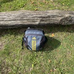 Rugzak Adidas، كما تم الإبلاغ عنه عبر iLost