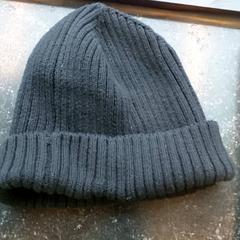 Oblečení - muts, jak nahlášeno Regio Antwerpen - Brussel pomocí iLost