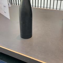 Butelka do picia, zgłoszono przez Universiteit Gent - Faculteitsbibliotheek LW przy użyciu iLost