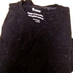 Camisa t-shirt, ha sido reportado por Mövenpick Hotel Amsterdam City Centre con iLost